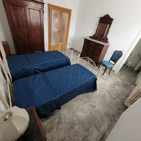 Homestay La Lenzerina Casa Indipendente Con Giardino *