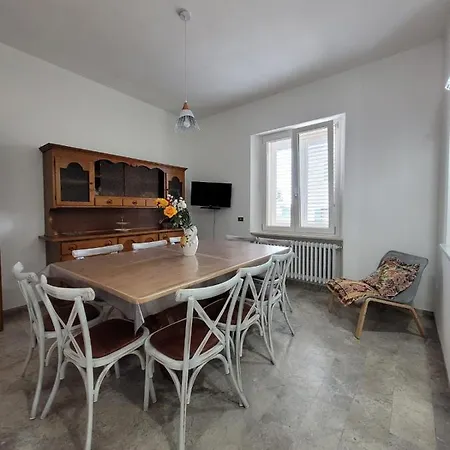 La Lenzerina Casa Indipendente Con Giardino Ubytování v soukromí