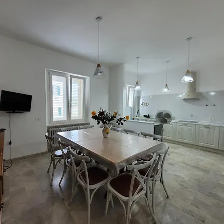 La Lenzerina Casa Indipendente Con Giardino Homestay *