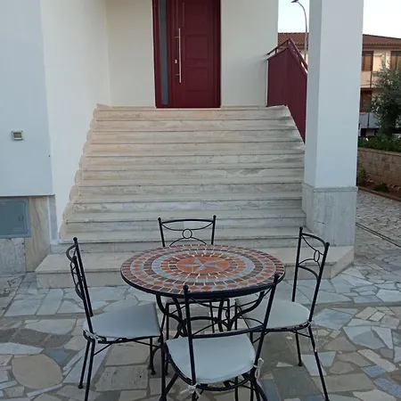 La Lenzerina Casa Indipendente Con Giardino Homestay *