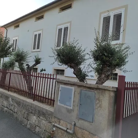 Habitación en casa particular La Lenzerina Casa Indipendente Con Giardino *