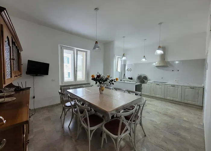 La Lenzerina Casa Indipendente Con Giardino Habitación en casa particular *